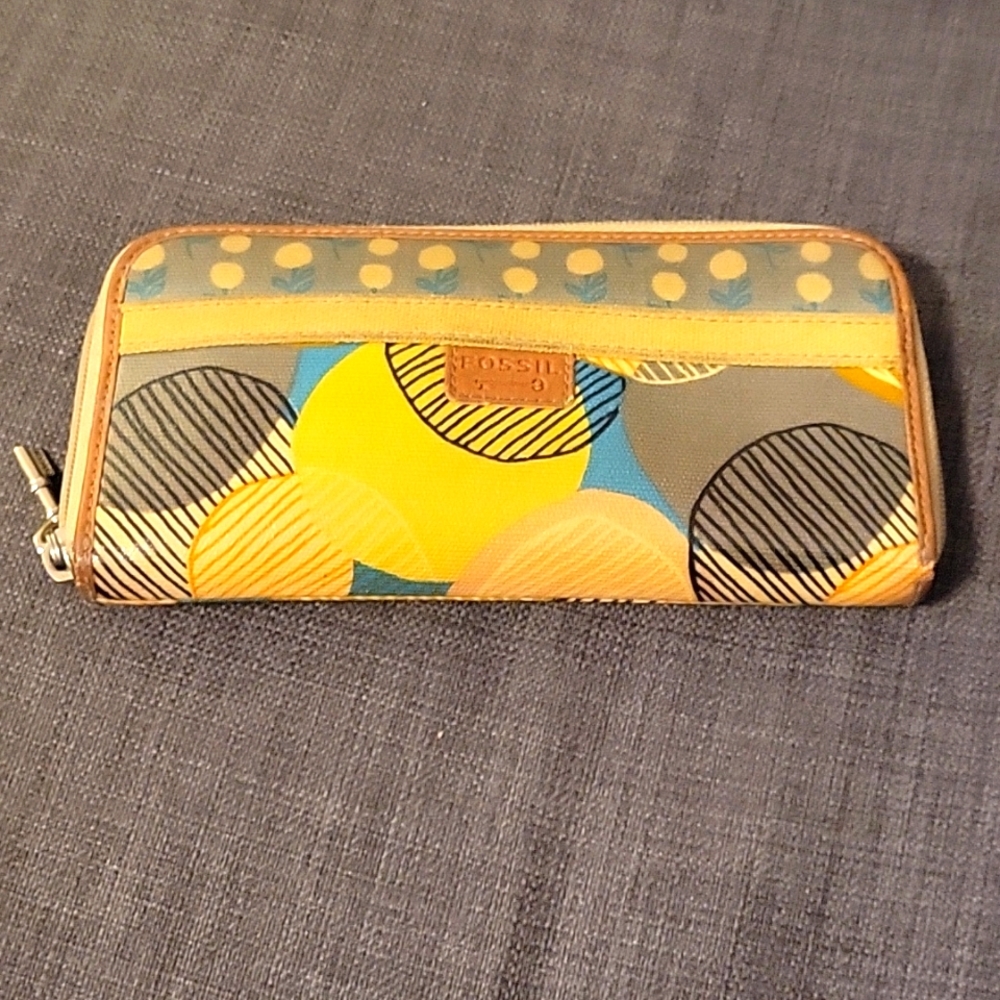 Fossil wallet